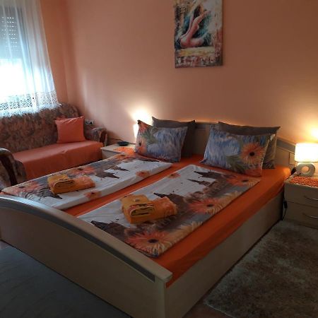 Apartment Nela Ni Exteriör bild