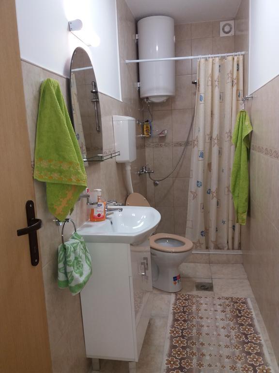 Apartment Nela Ni Exteriör bild