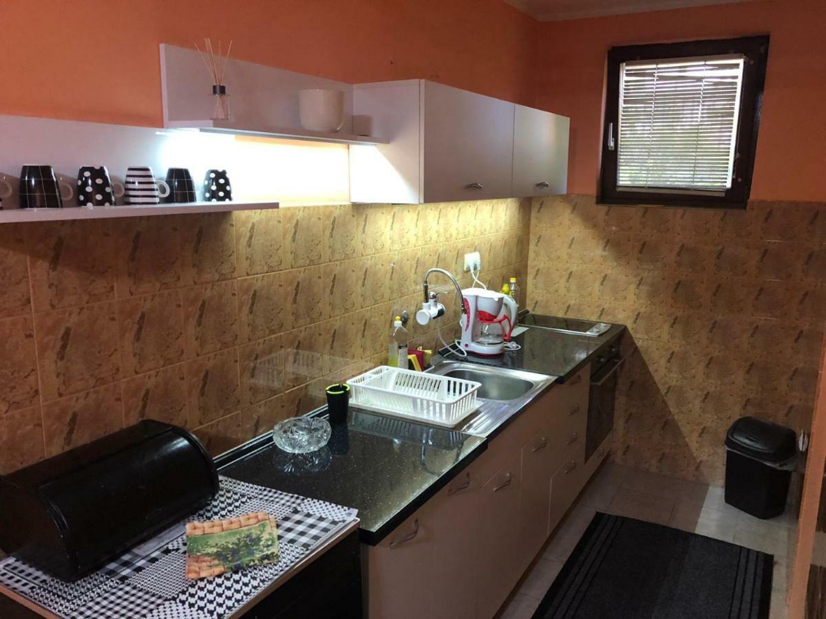 Apartment Nela Ni Exteriör bild