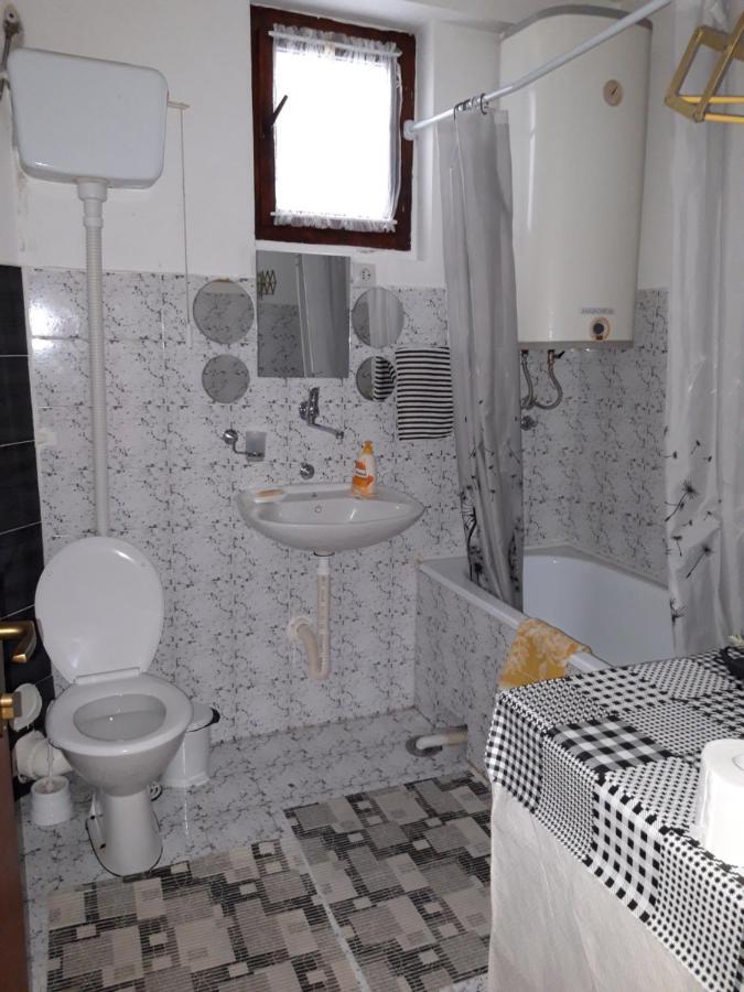 Apartment Nela Ni Exteriör bild